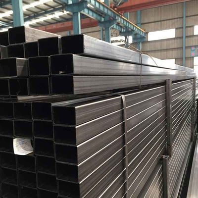 Tubes en acier au carbone carrés 65x65 10 x 10 avec trous 80 x 80 certifiés par ISO9001