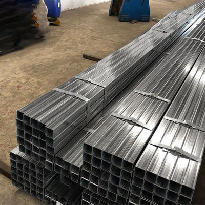 Tuyaux en acier au carbone de forme carrée 4x4 pouces galvanisés 12x12 100x100 Tuyaux MS Tuyaux en acier carrés Longueur du tuyau 6.4M